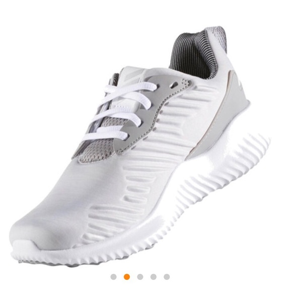 le adidas alphabounce rc in scarpe da ginnastica poshmark le adidas alphabounce rc in scarpe da ginnastica poshmark